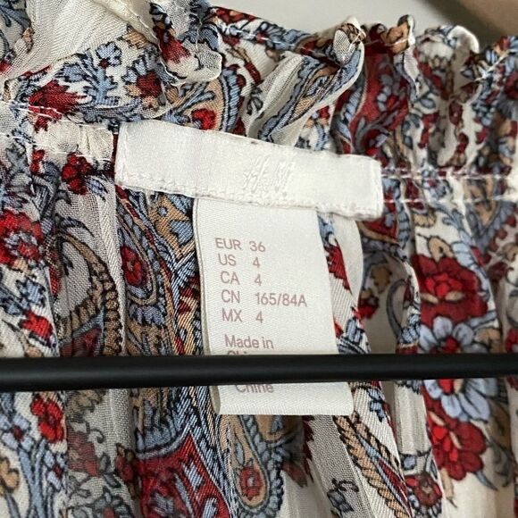 H&M Women’s Sheer‎ Blouse in Paisley Pattern Blue Red White Size Small - Picture 3 of 6